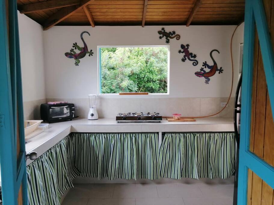 Mi Hermosa - Casa Islena A 70 Metros De La Playa Archibolds Esterno foto